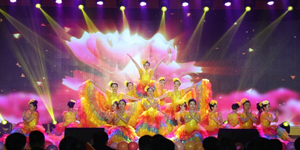 1-02、房地產(chǎn)公司、物業(yè)公司開場舞《春海》.jpg