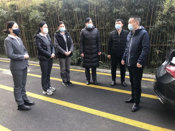 三箭物業(yè)人在一線，防疫工作進行時2.jpg