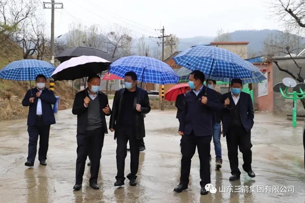 精準扶貧｜山東三箭集團董事長楊承林調(diào)研脫貧攻堅 ，確保工作成效