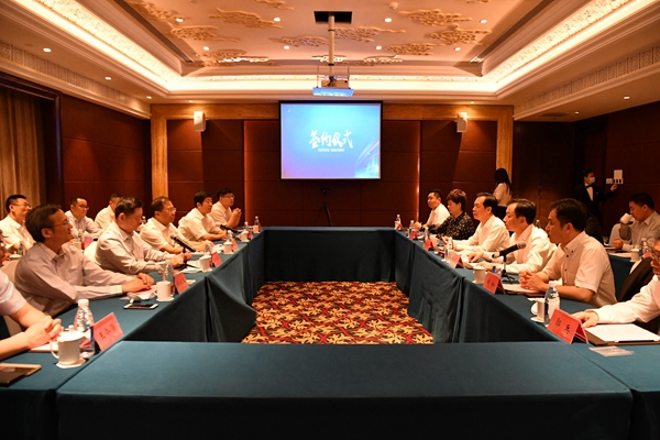 市中區(qū)政府、中國鐵塔山東省分公司、山東三箭集團舉行項目合作簽約儀式